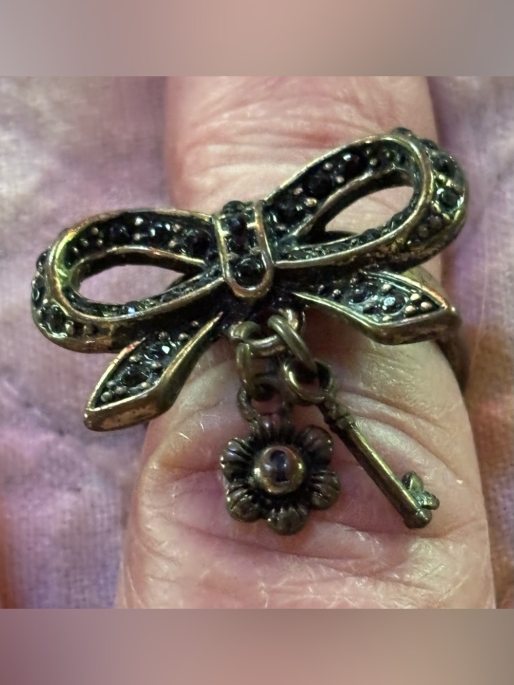 Disney Minnie Mouse Bow Black Rhinestone Metal Ring w/Dangle Charms Sz 6 *RARE**